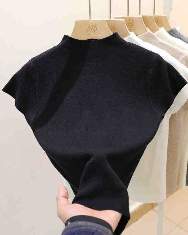 Basic knit shirt