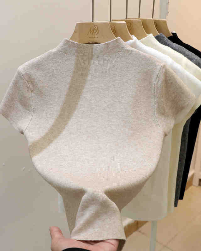 Basic knit shirt